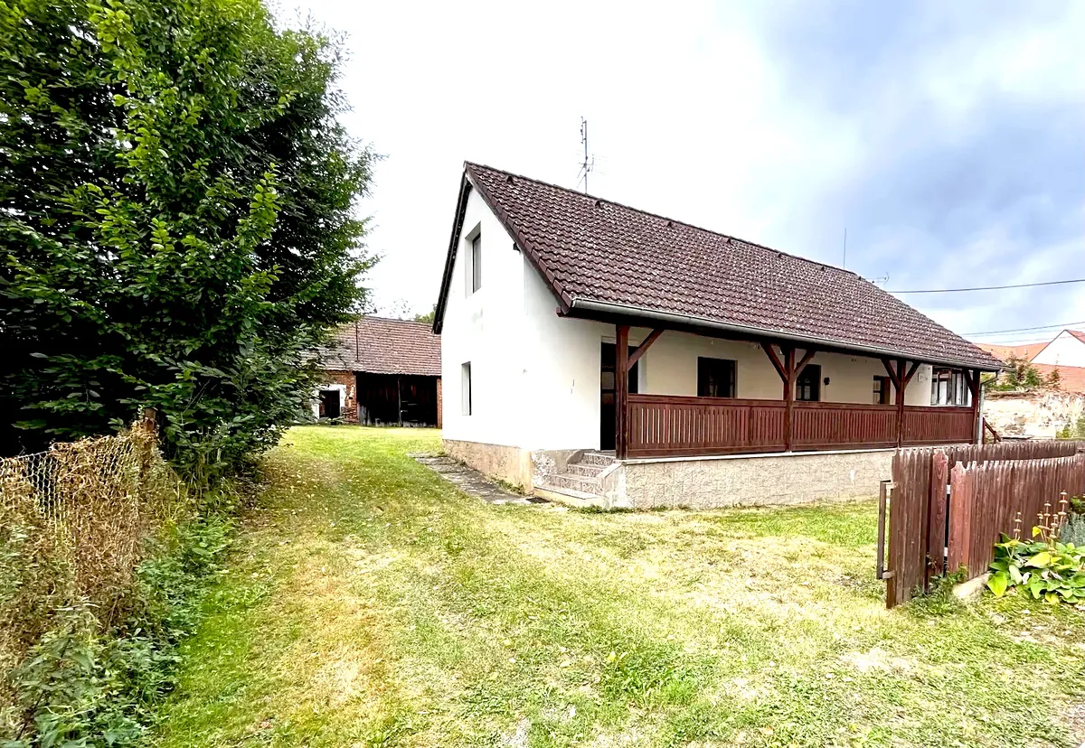 Prodej rodinného domu 78 m², pozemek 1968 m²